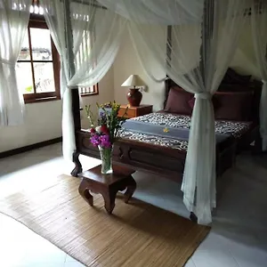 https://family-guest-house-ubud.ubudhotelsnow.com
